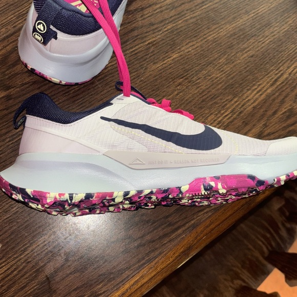 Nike trail juniper NEW size 9 - Picture 6 of 8